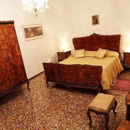 Ca' Letizia Authentic Classic In In Typical Venetian Style Apartment
