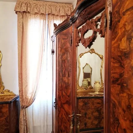 Apartment Ca' Letizia Authentic Classic In In Typical Venetian Style Venice